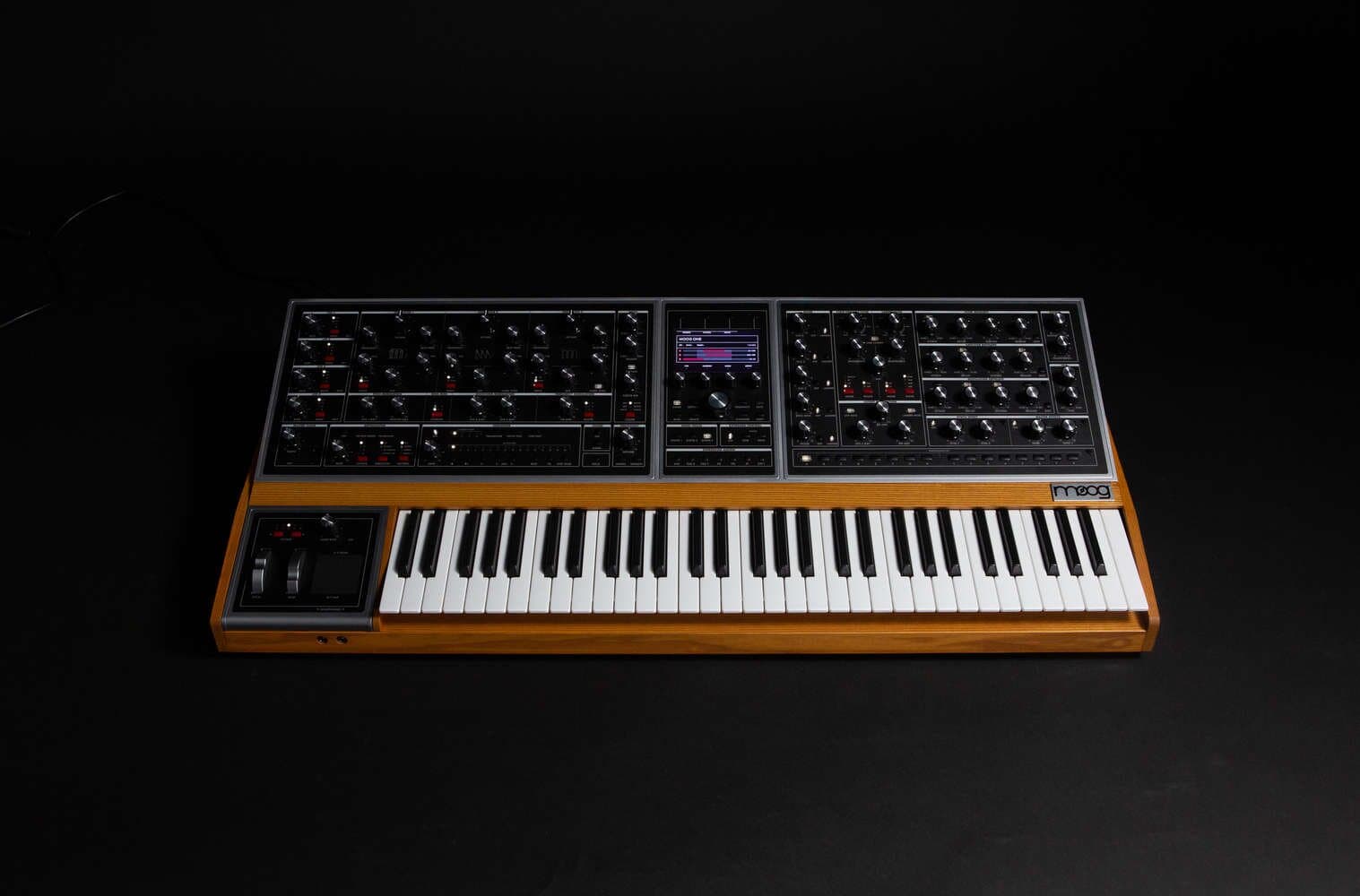 Moog One (16-voice)